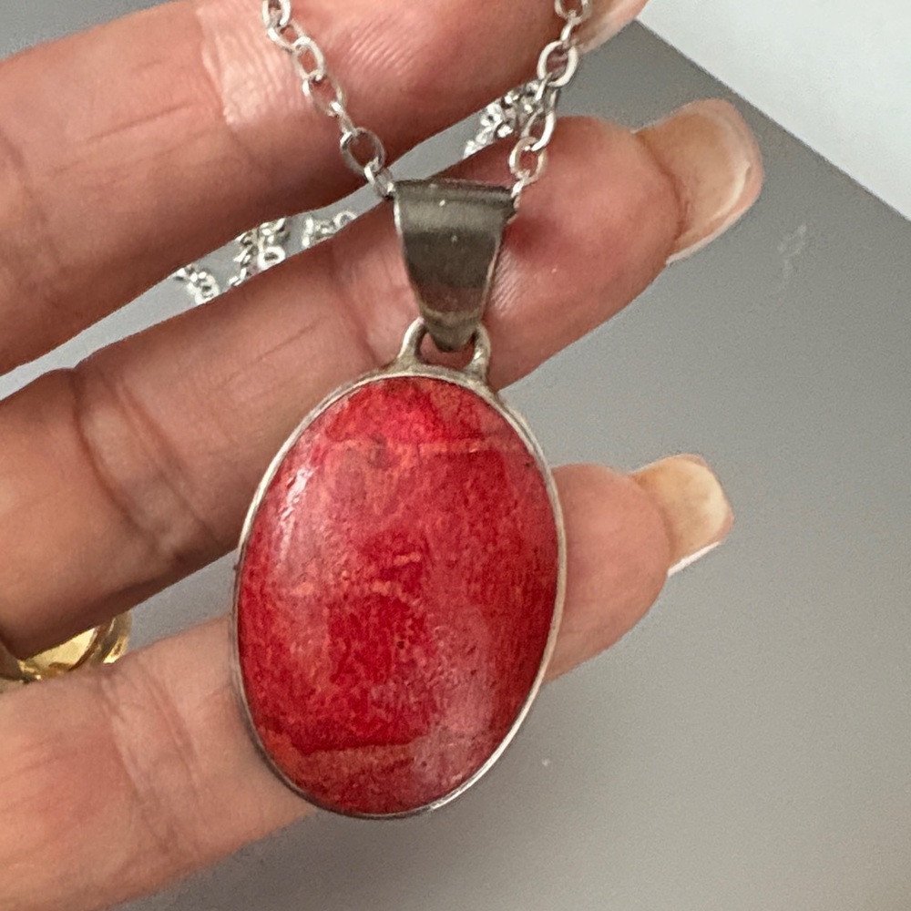 Red  coral Oval Pendant Necklace